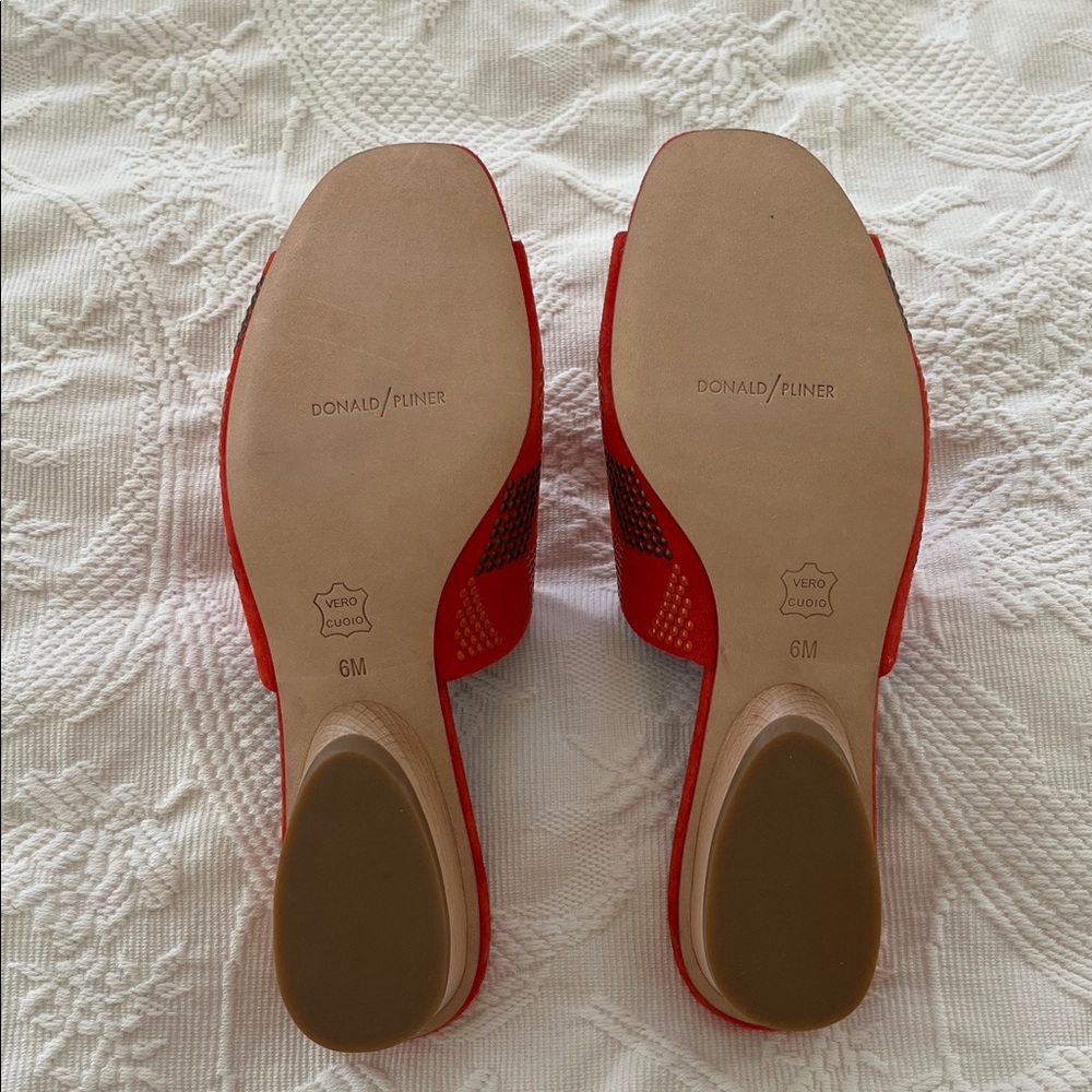 Donald J. Pliner Orange and green sandals. 6 M - Picture 6 of 6